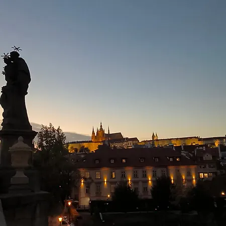 Valentinka Minutes Away From Charles Bridge * Πράγα
