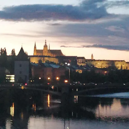 公寓 Valentinka Minutes Away From Charles Bridge 布拉格
