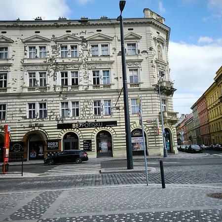 Valentinka Minutes Away From Charles Bridge 公寓 *