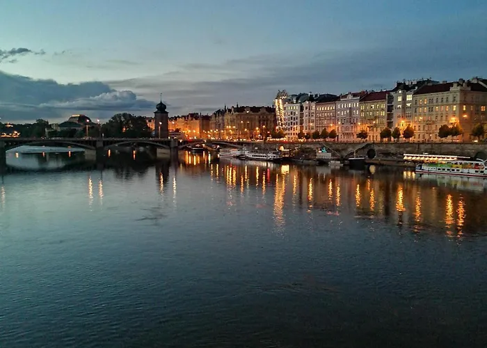 아파트 Valentinka Minutes Away From Charles Bridge *